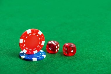 Play'n GO game interface on girang showing reel layout and paytable